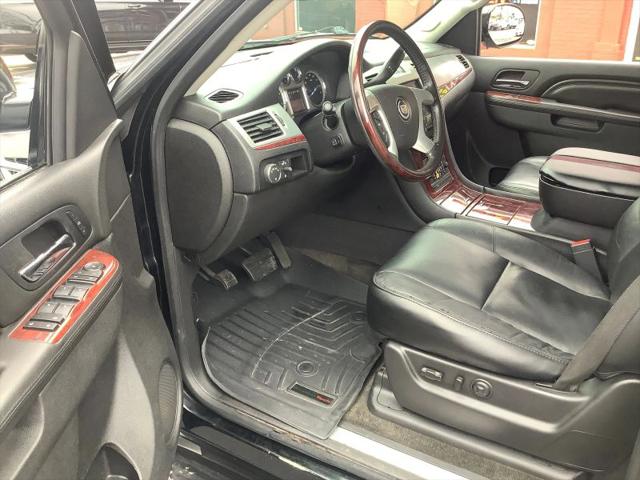 2011 Cadillac Escalade Luxury