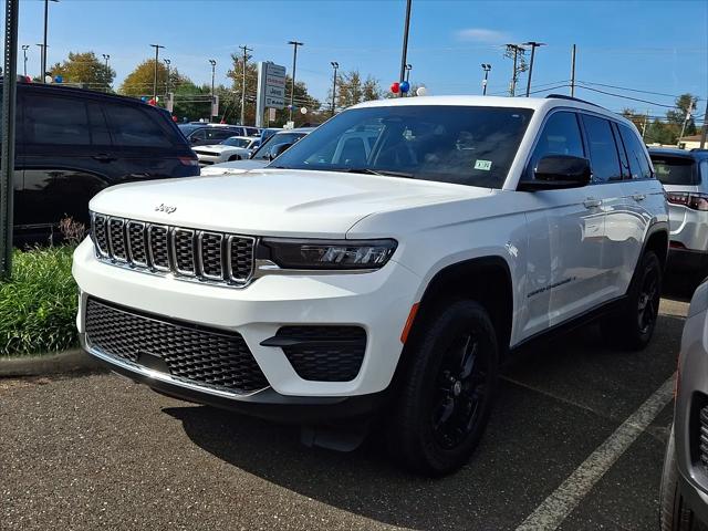 2025 Jeep Grand Cherokee Laredo X 4x4 for sale in Sicklerville, NJ