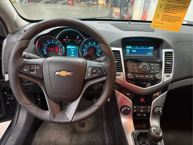 Used 2015 Chevrolet Cruze For Sale in Wilmington, OH