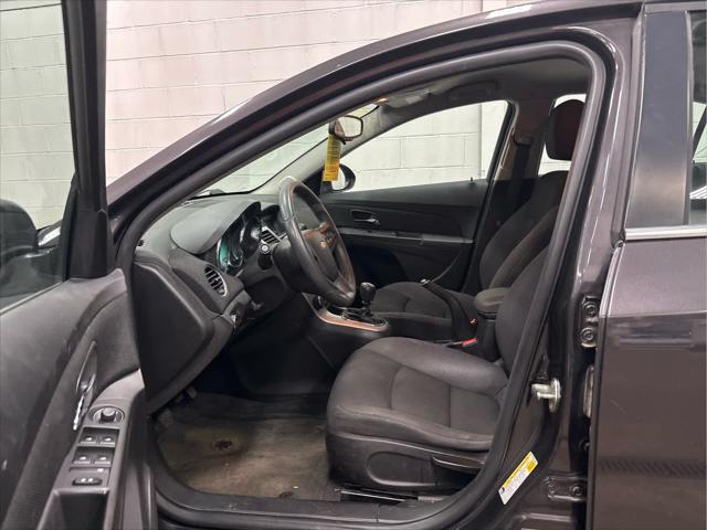 Used 2015 Chevrolet Cruze For Sale in Wilmington, OH