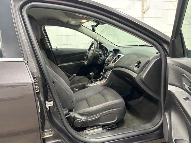 Used 2015 Chevrolet Cruze For Sale in Wilmington, OH