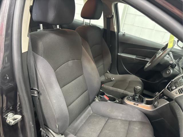 Used 2015 Chevrolet Cruze For Sale in Wilmington, OH