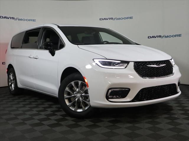 2026 Chrysler Pacifica PACIFICA SELECT AWD