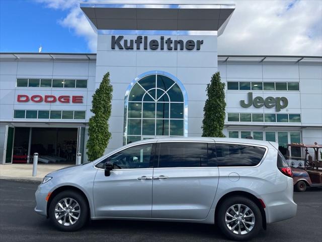 2026 Chrysler Pacifica PACIFICA SELECT AWD