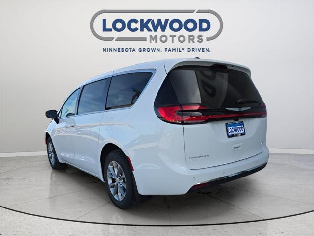 2026 Chrysler Pacifica PACIFICA SELECT AWD