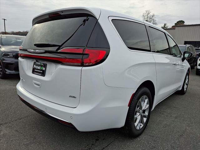 2026 Chrysler Pacifica PACIFICA SELECT AWD