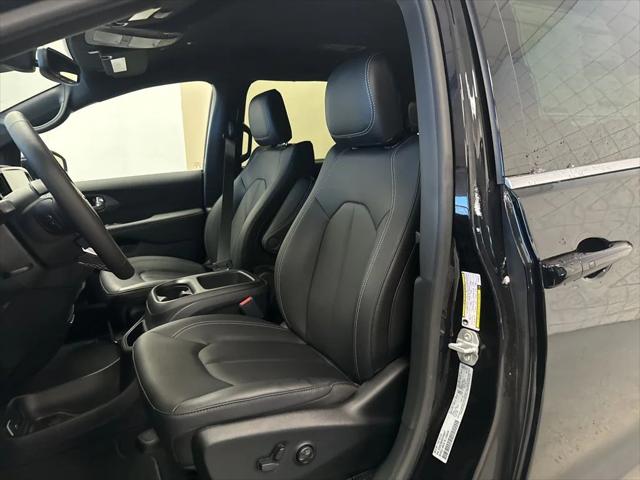 2026 Chrysler Pacifica PACIFICA SELECT AWD 2026 Chrysler Pacifica PACIFICA SELECT AWD