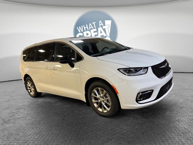 2026 Chrysler Pacifica PACIFICA SELECT AWD