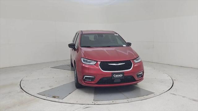 2026 Chrysler Pacifica Select AWD