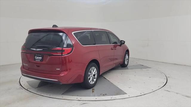 2026 Chrysler Pacifica Select AWD