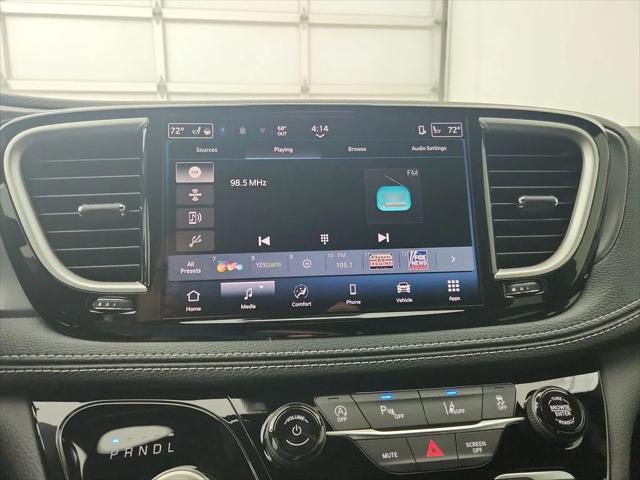 2026 Chrysler Pacifica Select AWD