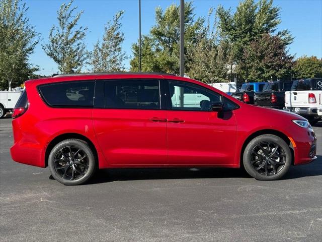 2026 Chrysler Pacifica PACIFICA SELECT AWD