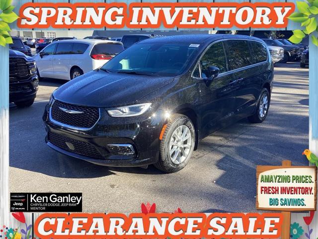 2026 Chrysler Pacifica Select AWD