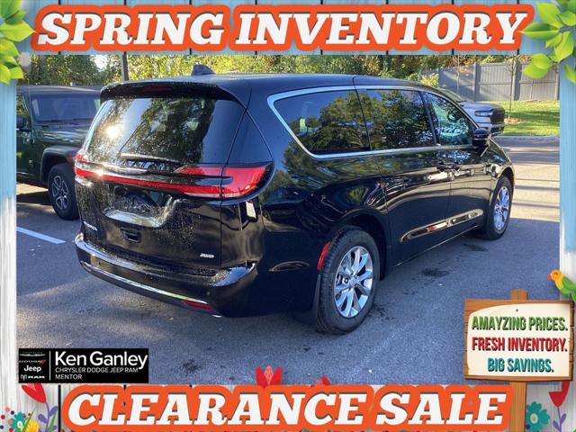 2026 Chrysler Pacifica Select AWD