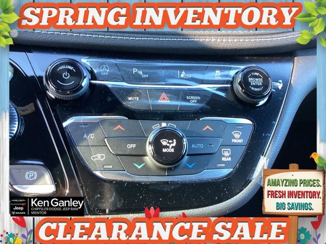 2026 Chrysler Pacifica Select AWD