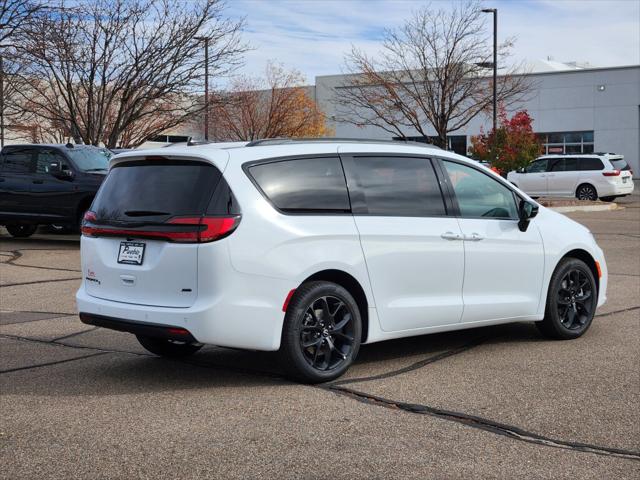 2026 Chrysler Pacifica PACIFICA SELECT AWD