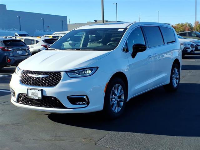 2026 Chrysler Pacifica PACIFICA SELECT AWD