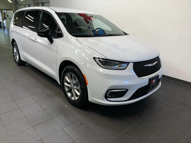 2026 Chrysler Pacifica PACIFICA SELECT AWD