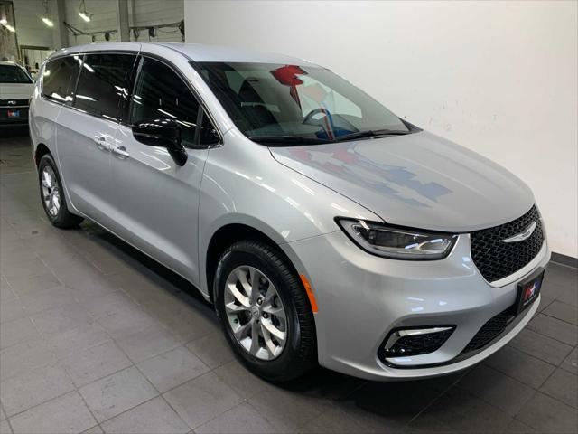 2026 Chrysler Pacifica PACIFICA SELECT AWD