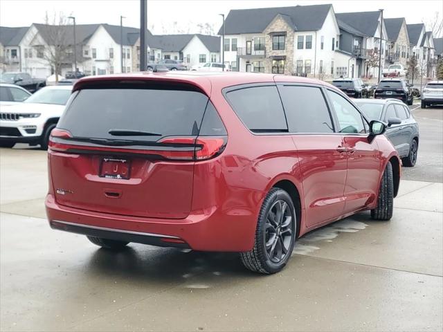 2026 Chrysler Pacifica Select