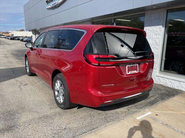 2026 Chrysler Pacifica PACIFICA SELECT AWD