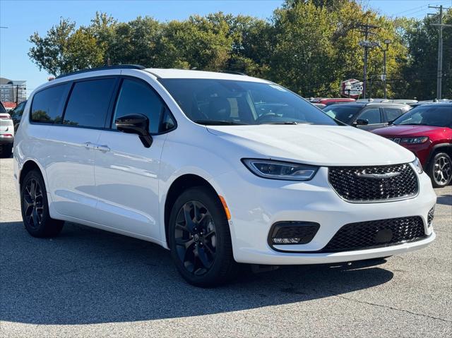 2026 Chrysler Pacifica PACIFICA SELECT AWD