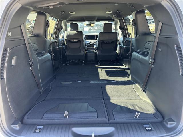 2026 Chrysler Pacifica Select AWD