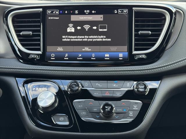 2026 Chrysler Pacifica Select AWD