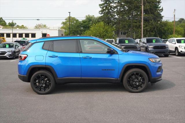2025 Jeep Compass COMPASS LATITUDE 4X4