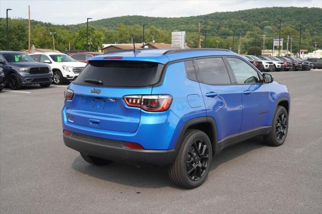 2025 Jeep Compass COMPASS LATITUDE 4X4