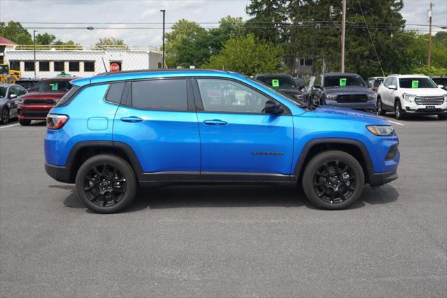 2025 Jeep Compass COMPASS LATITUDE 4X4