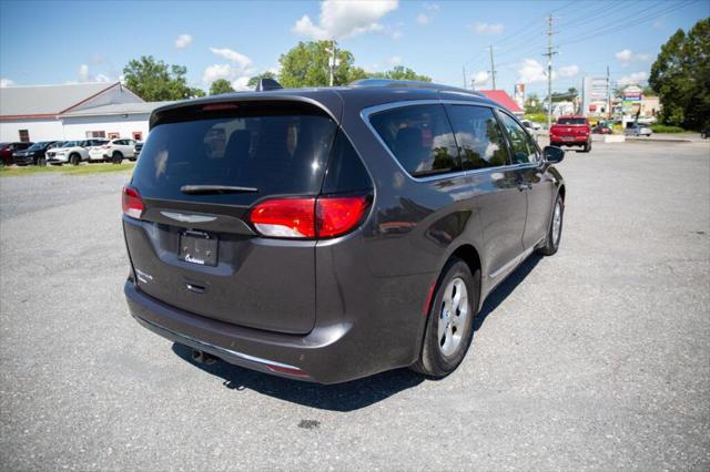 2017 Chrysler Pacifica Touring-L Plus