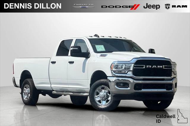 2023 RAM 3500 Tradesman Crew Cab 4x4 8 Box