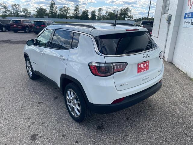 2022 Jeep Compass Latitude Lux 4x4 2022 Jeep Compass Latitude Lux 4x4