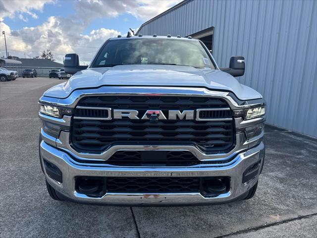 2026 RAM Ram 5500 Chassis Cab RAM 5500 TRADESMAN CHASSIS CREW CAB 4X4 84 CA 2026 RAM Ram 5500 Chassis Cab RAM 5500 TRADESMAN CHASSIS CREW CAB 4X4 84 CA