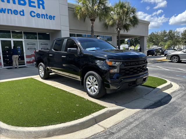 2022 Chevrolet Silverado 1500 4WD Crew Cab Short Bed Custom