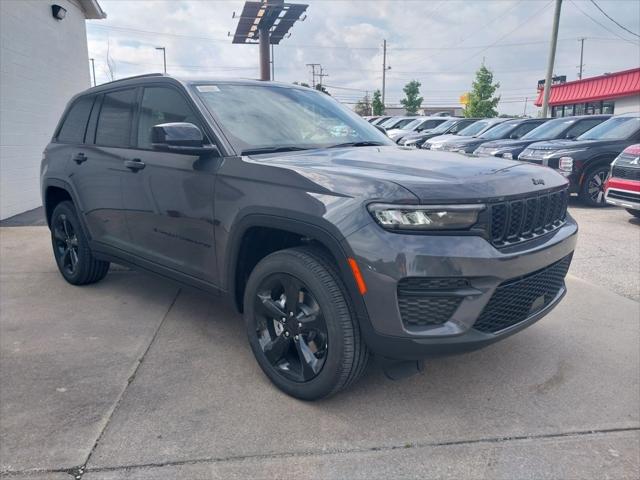 2025 Jeep Grand Cherokee GRAND CHEROKEE ALTITUDE 4X4 2025 Jeep Grand Cherokee GRAND CHEROKEE ALTITUDE 4X4