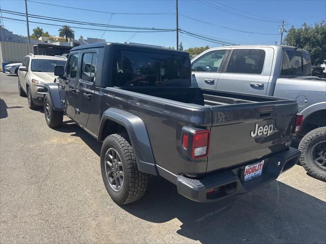 2023 Jeep Gladiator Overland 4x4