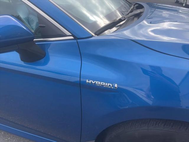 2020 Toyota Camry LE Hybrid