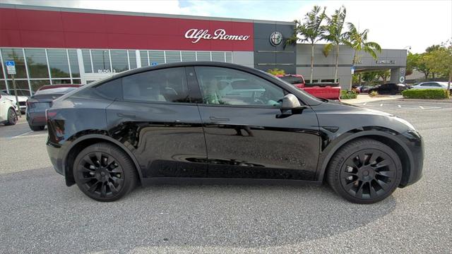 2022 Tesla Model Y Long Range Dual Motor All-Wheel Drive