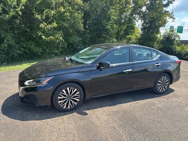 2023 Nissan Altima SV FWD