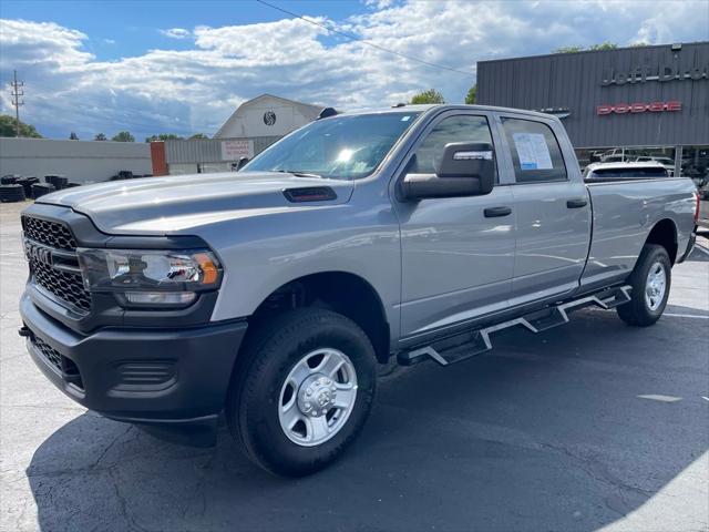 2024 RAM 2500 Tradesman Crew Cab 4x4 8 Box 2024 RAM 2500 Tradesman Crew Cab 4x4 8 Box