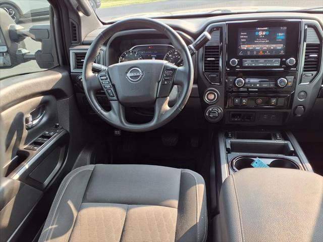 2023 Nissan TITAN Crew Cab SV 4x4