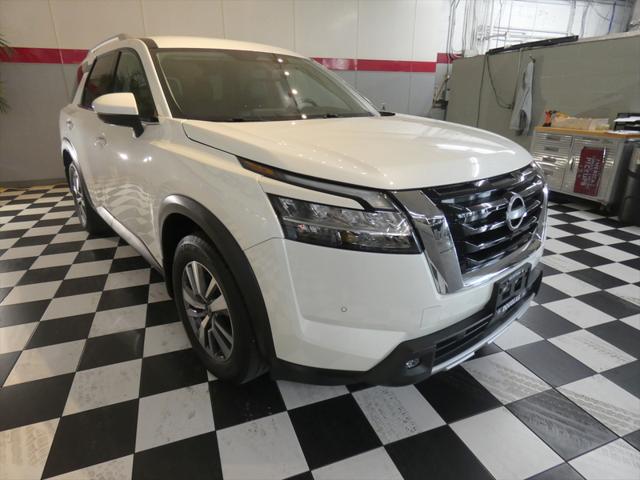 2022 Nissan Pathfinder SL 4WD