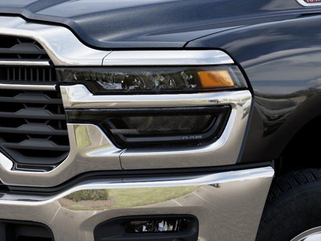 2025 Ram 3500 Big Horn Crew Cab 4x4 8' Box