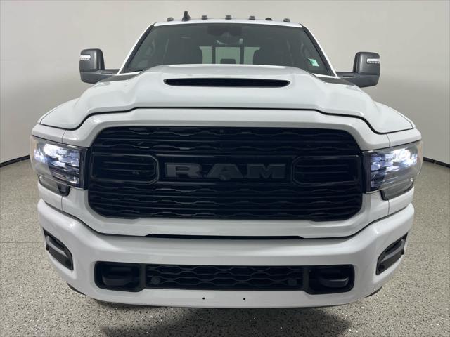2024 RAM 3500 Limited Crew Cab 4x4 8 Box