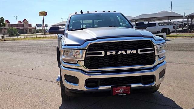 2020 RAM 3500 Tradesman Crew Cab 4x4 8 Box