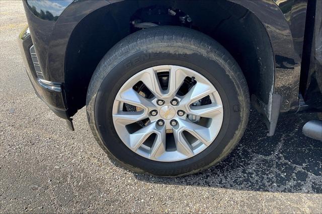 2021 Chevrolet Silverado 1500 4WD Double Cab Standard Bed Custom