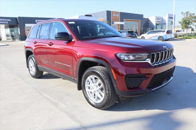 2025 Jeep Grand Cherokee GRAND CHEROKEE LAREDO X 4X4