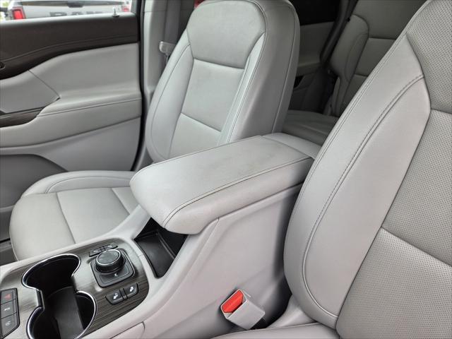 2023 GMC Acadia AWD SLT